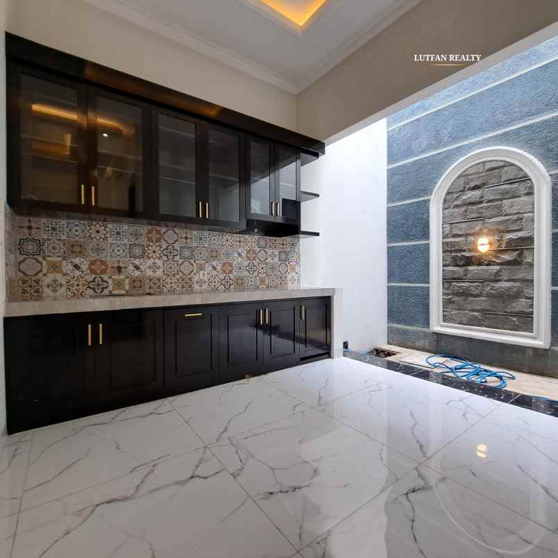 rumah jagakarsa american classic dalam cluster