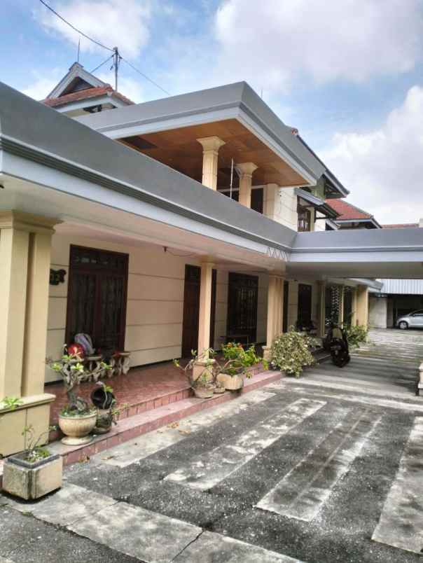 rumah jalan dr cipto malang dekat kampus unbra araya