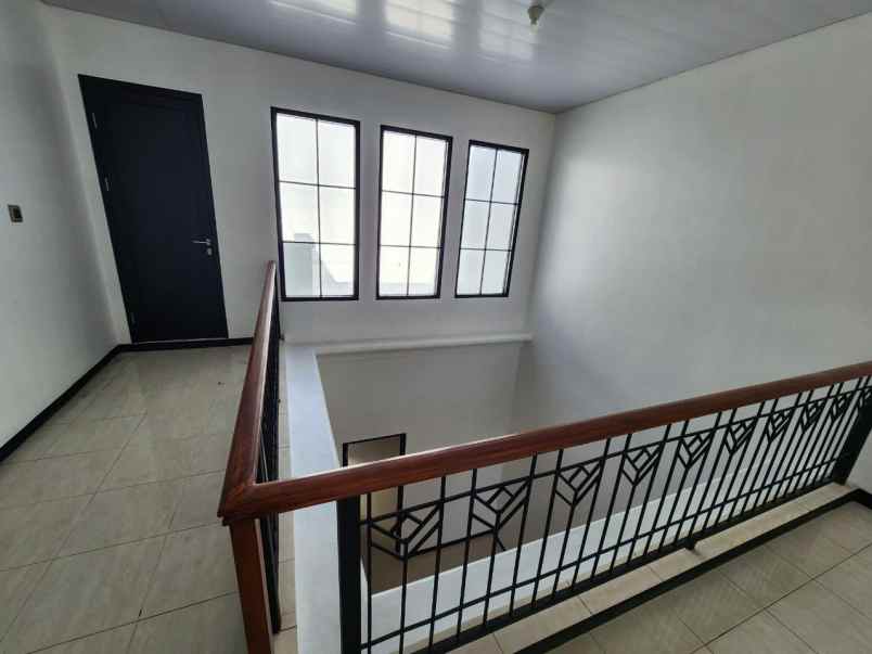 rumah jemursari regency dekat ubaya