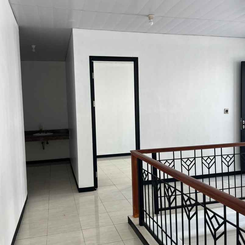 rumah jemursari regency dekat ubaya
