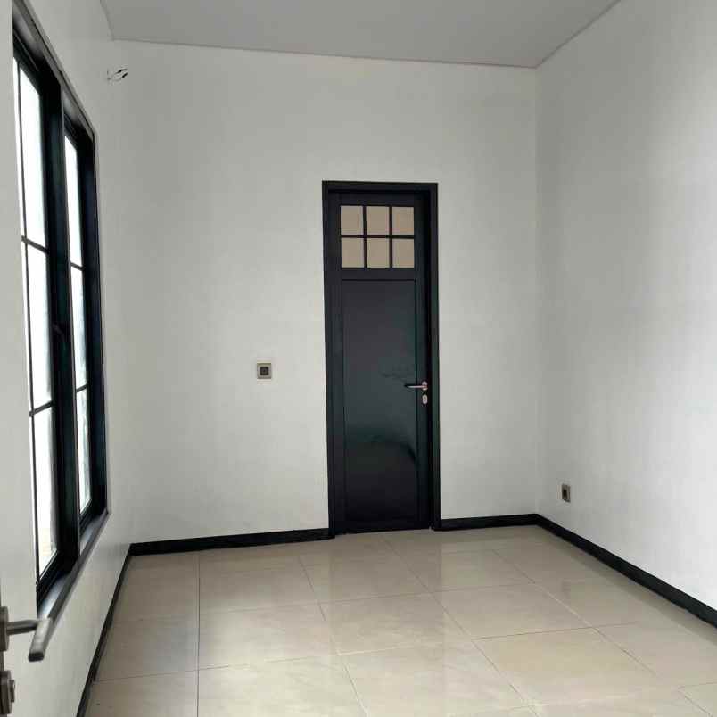 rumah jemursari regency dekat ubaya