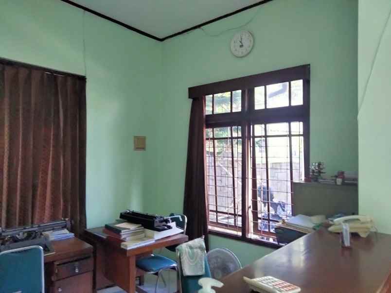 rumah jl atmosukarto no 11