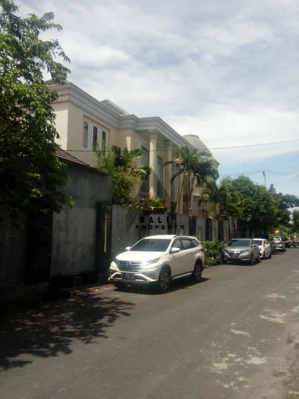 rumah jl raya kuta