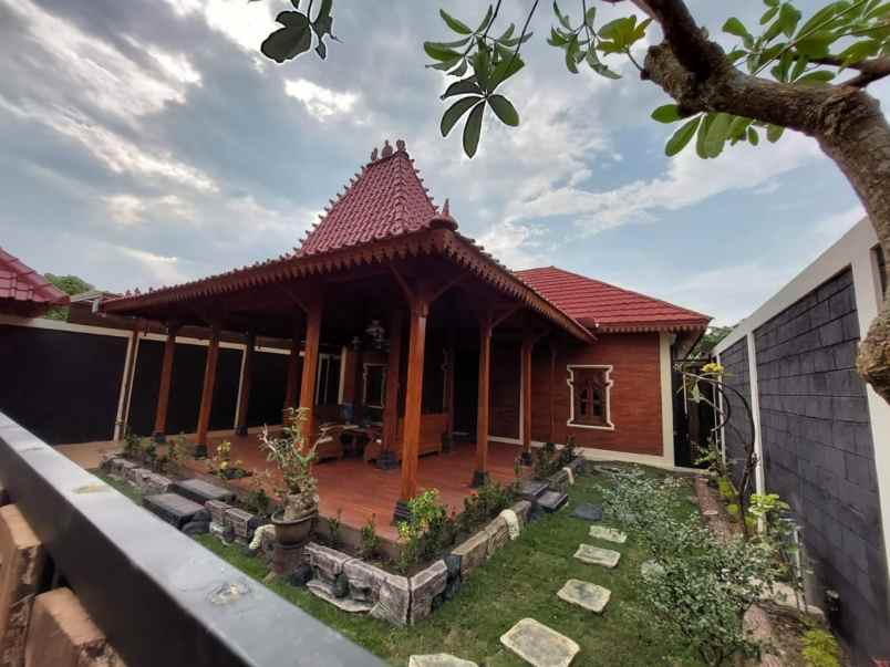 rumah joglo mewah dekat sleman city hall jogja