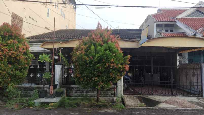 rumah lama sidosermo indah masih bagus daerah wonocolo