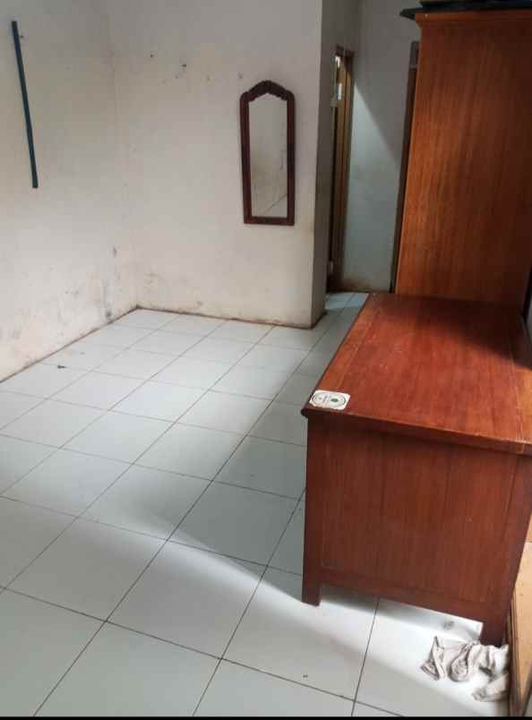 rumah luas 120m persegi bisa nego dekat stasiun