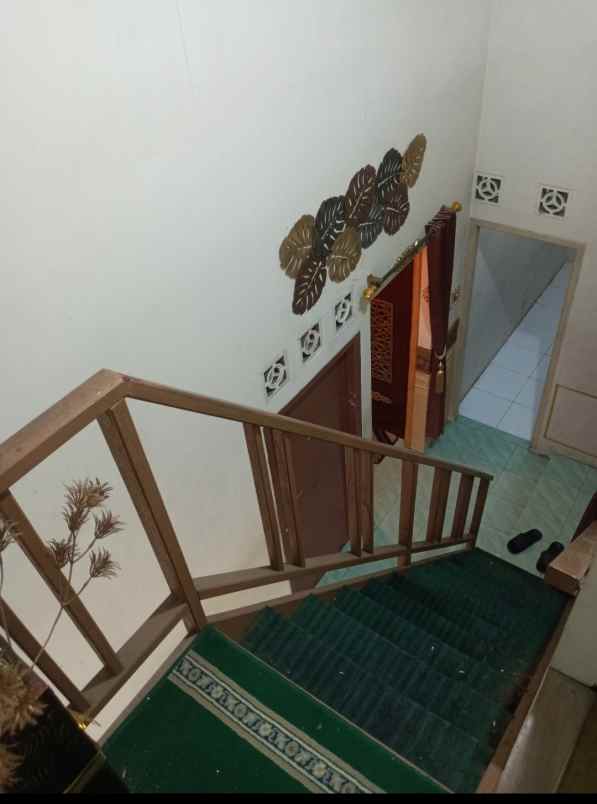 rumah luas 120m persegi bisa nego dekat stasiun