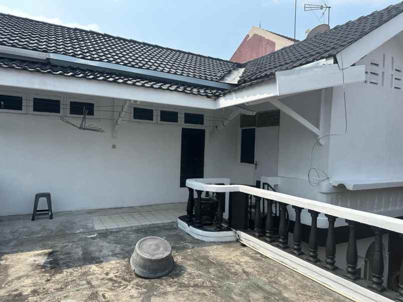 rumah luas di jatiwaringin asri pondok gede bekasi