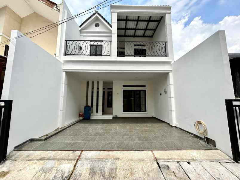rumah masih baru di tebet barat jakarta selatan