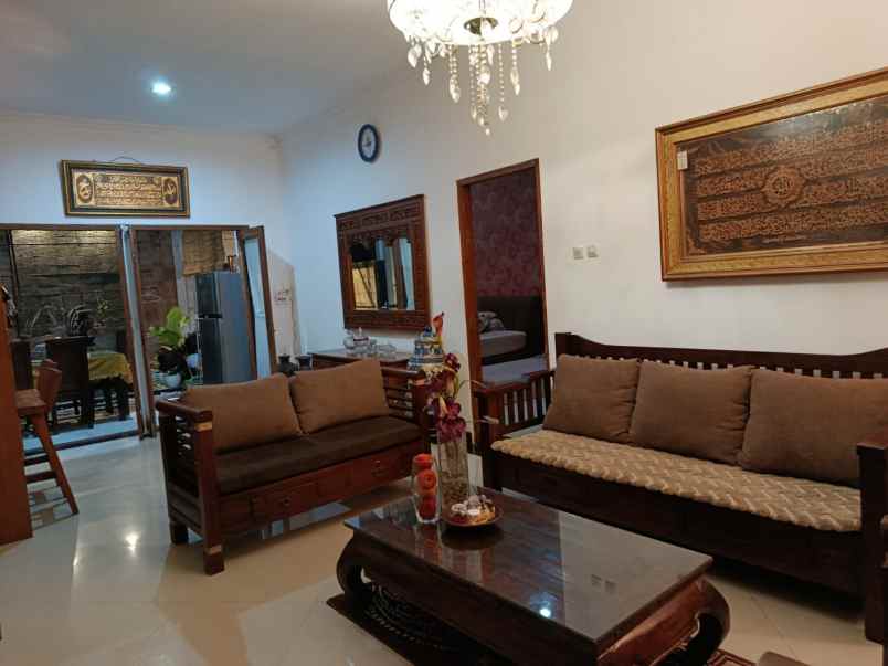 rumah mewah 2 lantai dekat terminal jombor sleman