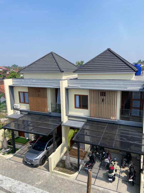 rumah mewah 2 lantai di purwomartani sleman