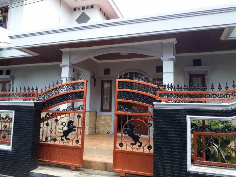 rumah mewah 2 lantai riung bandung