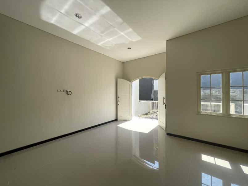 rumah mewah 2 lantai siap huni 0 jl raya di pandaan