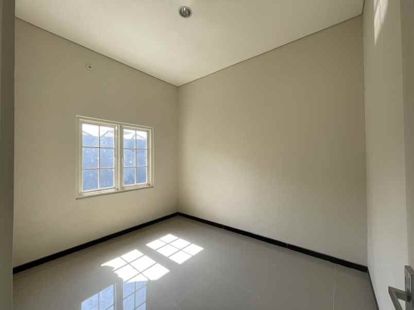 rumah mewah 2 lantai siap huni 0 jl raya di pandaan