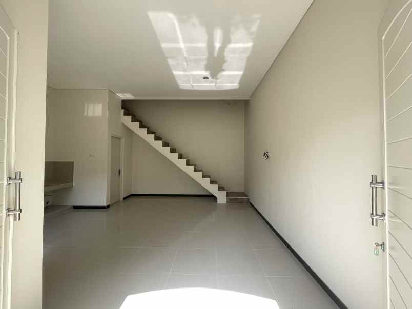 rumah mewah 2 lantai siap huni 0 jl raya di pandaan