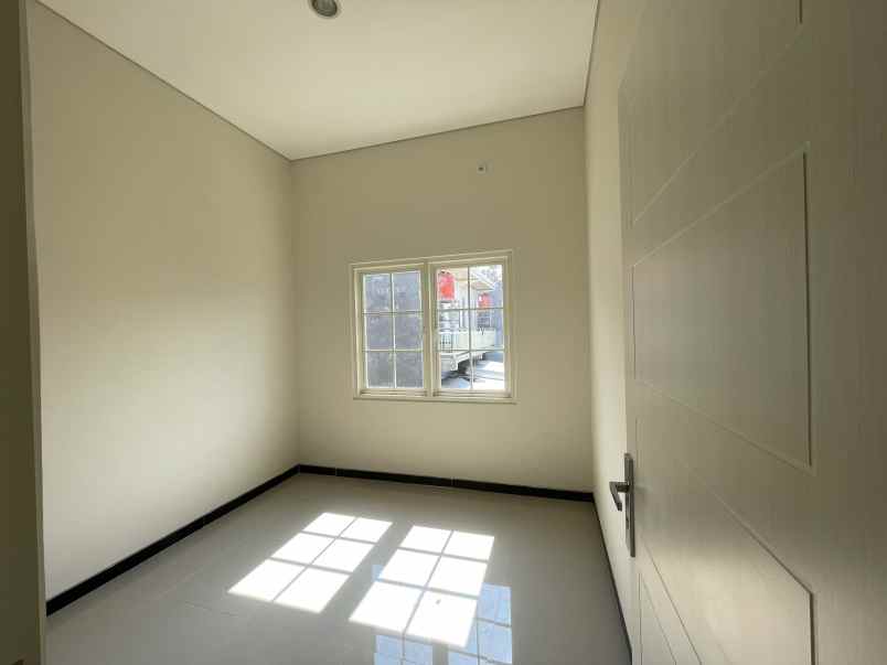 rumah mewah 2 lantai siap huni 0 jl raya di pandaan