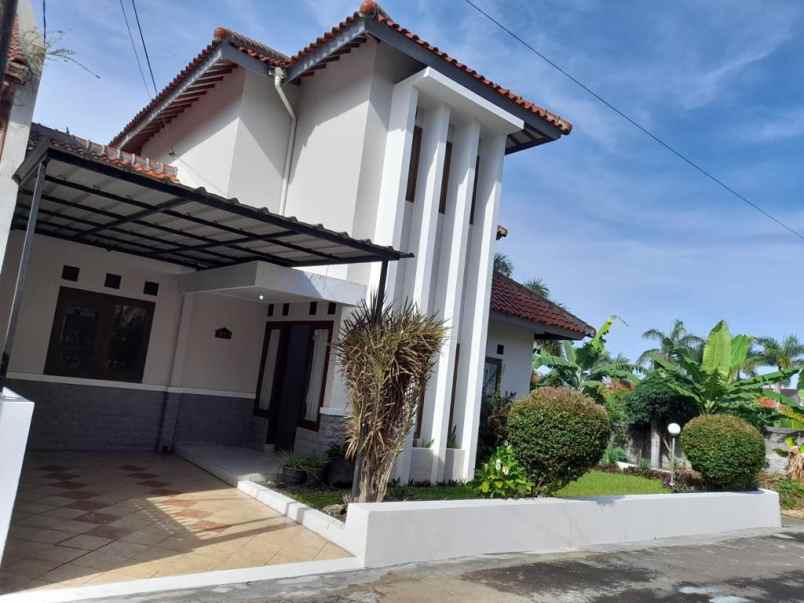 rumah mewah komp bumi sariwangi row jalan lebar hook