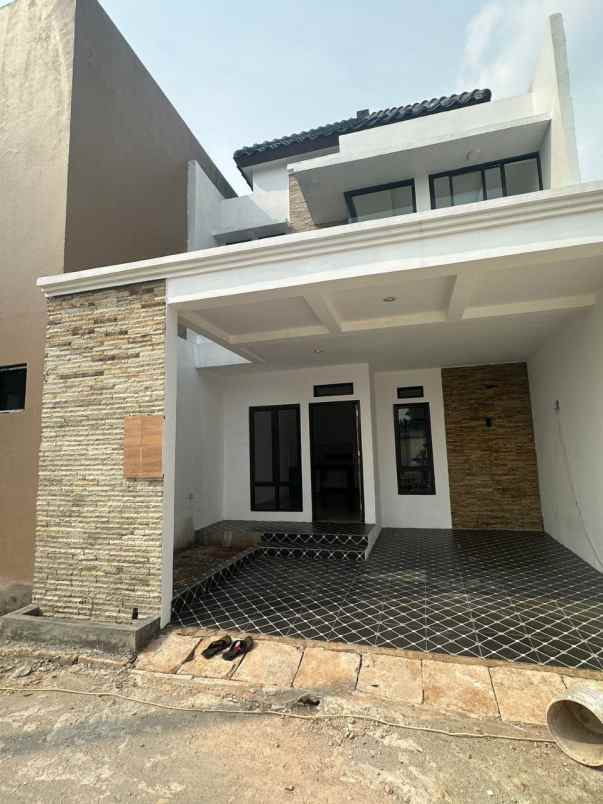 rumah mewah murah 2 lt shm strategis di cibinong bogor