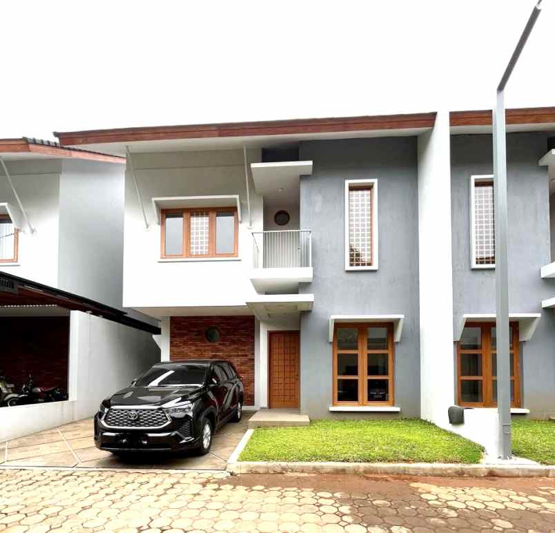 rumah mewah townhouse jagakarsa jaksel