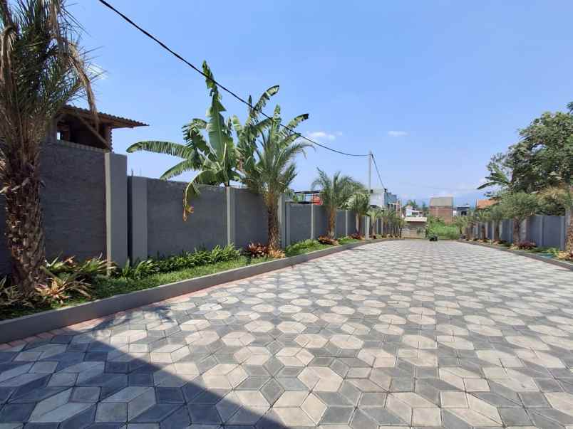 rumah modern 2 lantai free kanopi di pakis malang