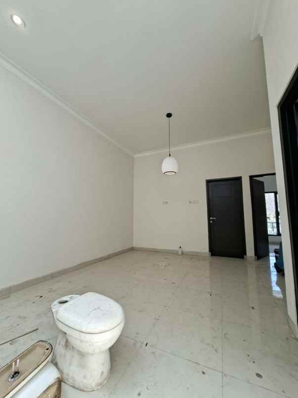 rumah modern luas lokasi di sulfat malang