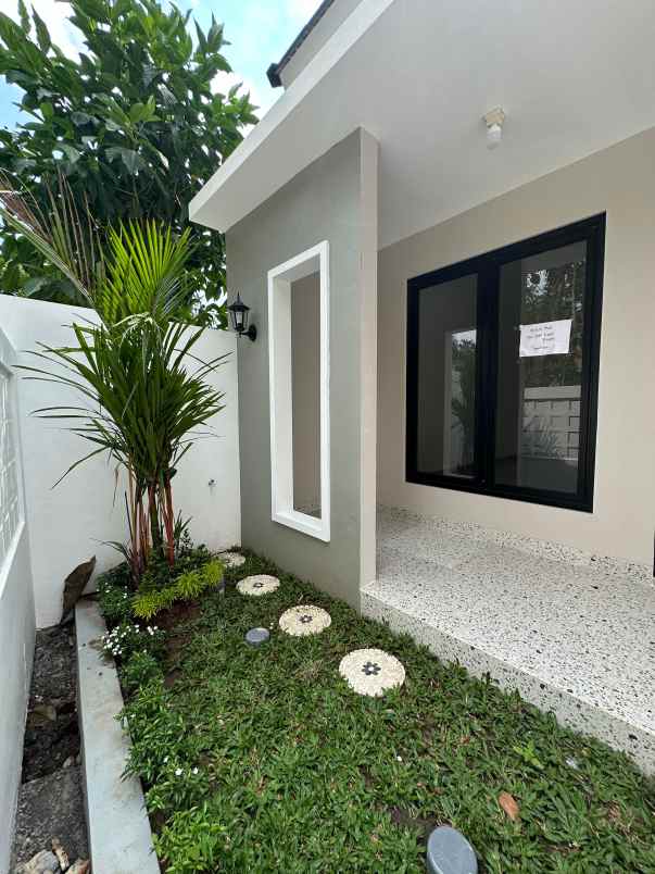 rumah modern minimalis di jl godean km 12