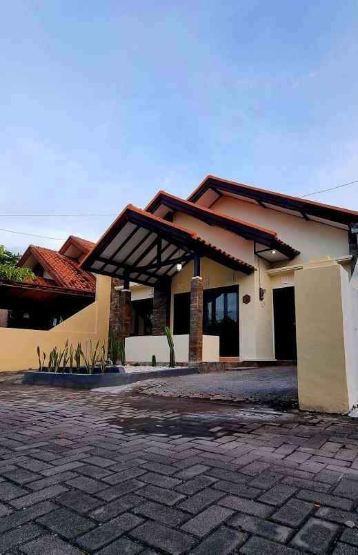 rumah modern minimalis semi vila