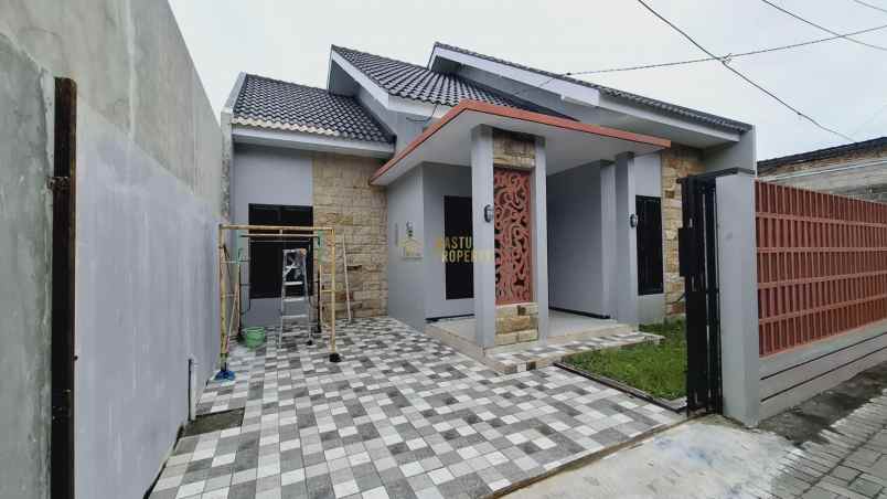 rumah modern tipe besar dekat stadion maguwoharjo