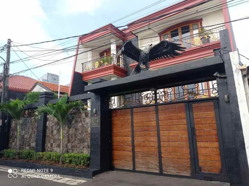 rumah pondok kelapa duren sawit