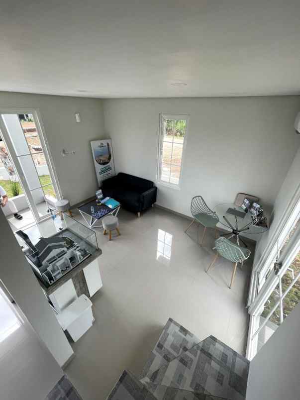 rumah rasa villa lokasi strategis di malang