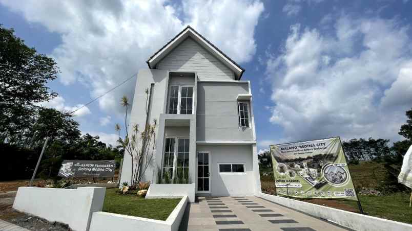 rumah rasa villa lokasi strategis di malang