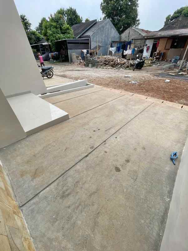 rumah ready siap huni di pamulang 2 lantai 800 jutaan