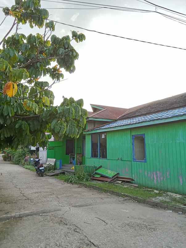 rumah ruko pinggir jalan