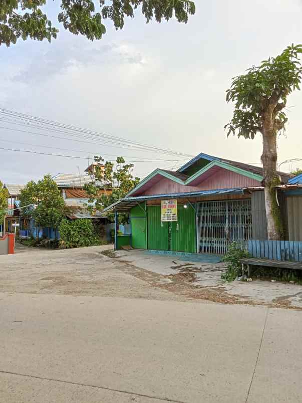 rumah ruko pinggir jalan