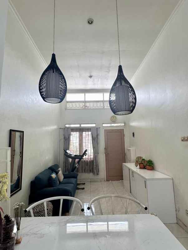 rumah second terawat di area bintaro tangsel