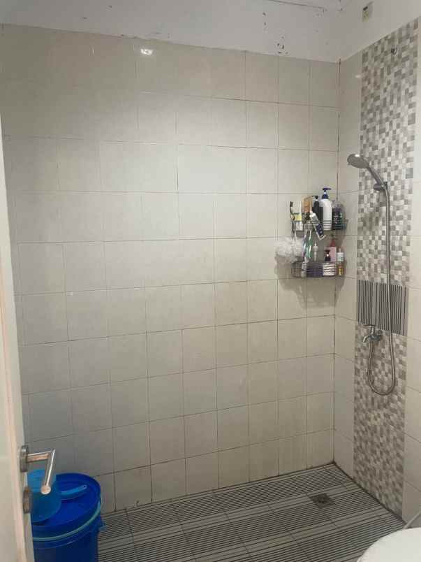 rumah secondary 2 lantai di duren sawit jakarta timur