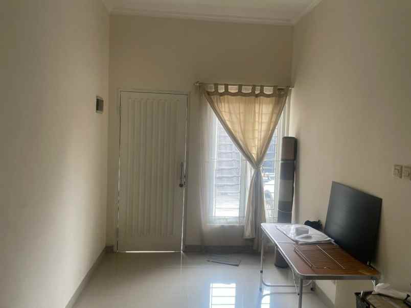 rumah secondary 2 lantai di duren sawit jakarta timur