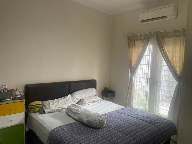 rumah secondary 2 lantai di duren sawit jakarta timur
