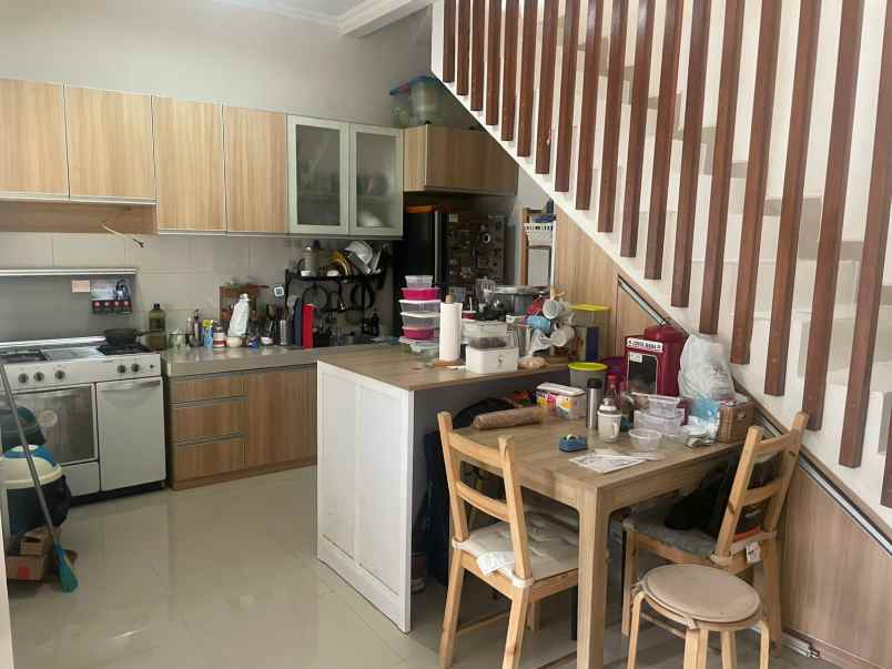rumah secondary 2 lantai di duren sawit jakarta timur