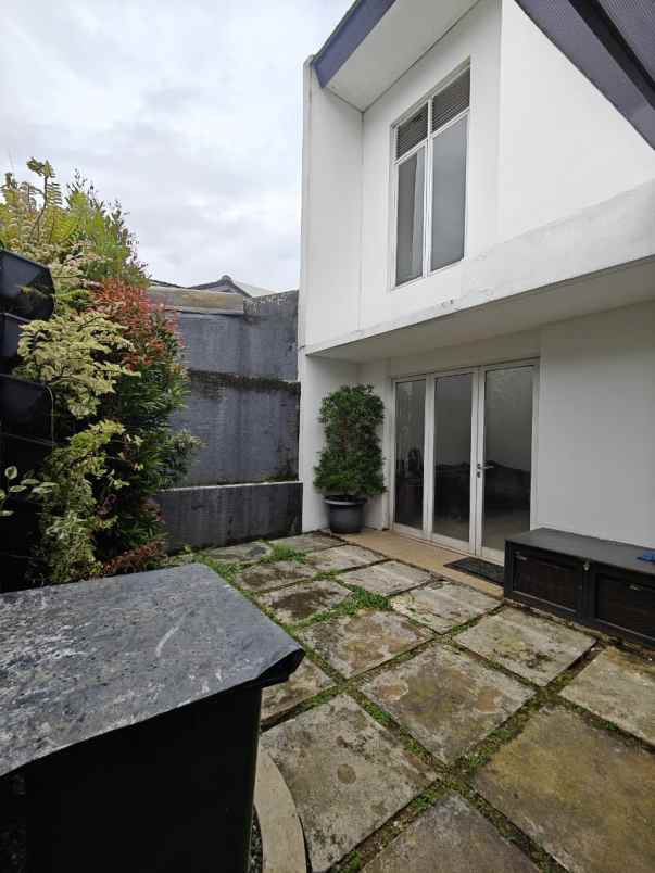 rumah secondary siap huni di duren sawit