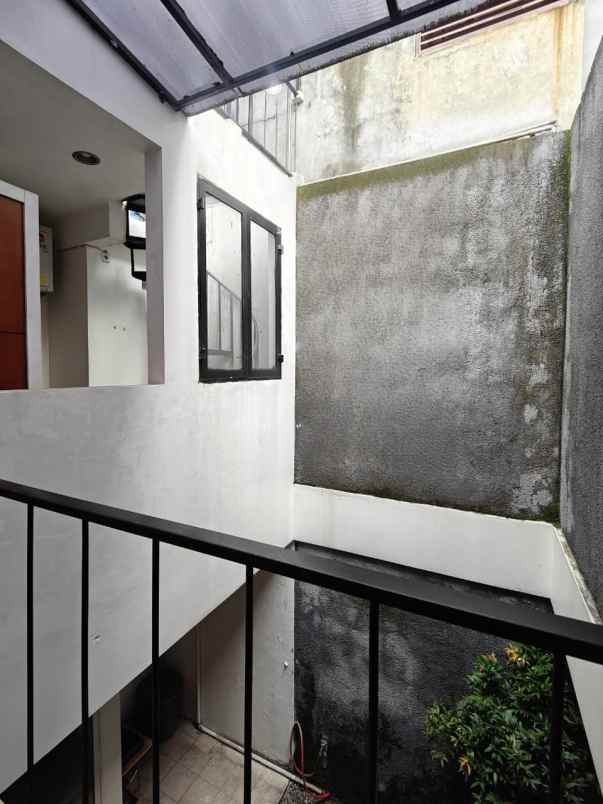 rumah secondary siap huni di duren sawit