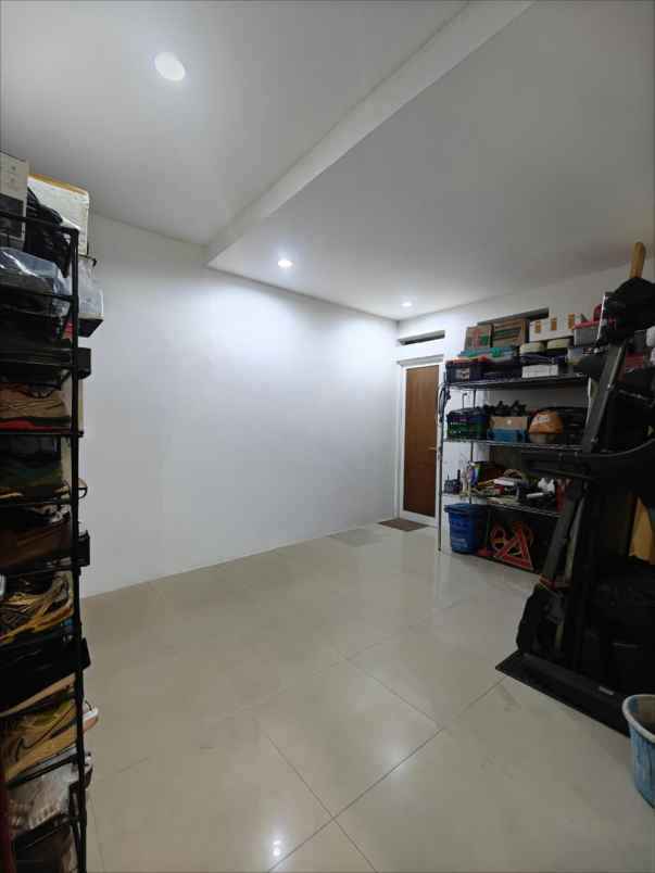 rumah secondary siap huni di duren sawit