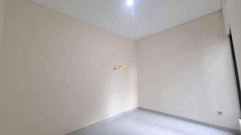 rumah siap huni 2 lantai dekat ke exit tol maguwoharjo