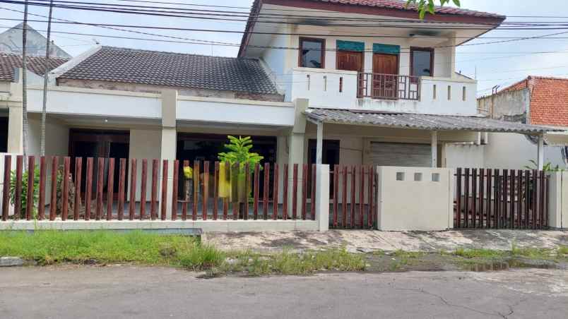 rumah siap huni cocok untuk kost surabaya selatan