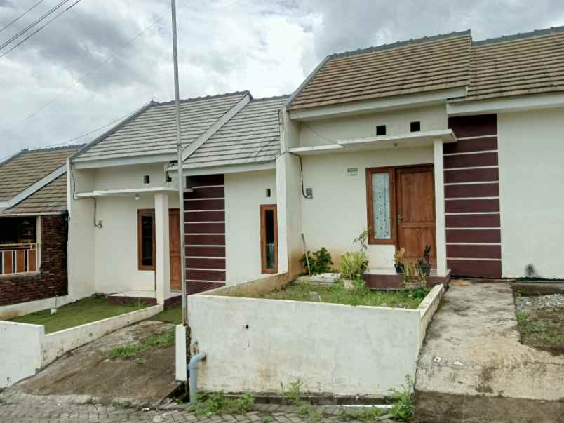 rumah strategis daerah wagir malang