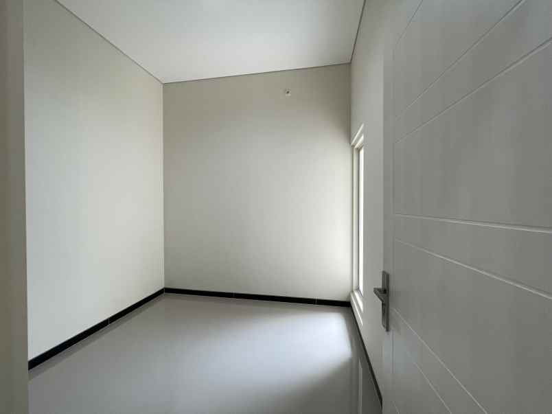 rumah sultan 70 105 semi furnish di pandaan