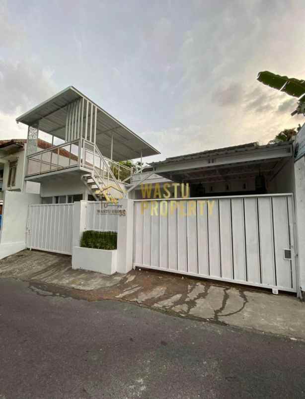 rumah tepi jalan cocok untuk usaha di ngaglik sleman