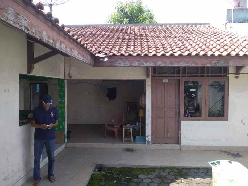 rumah usaha tepi jln solo tawangmangu karanganyar