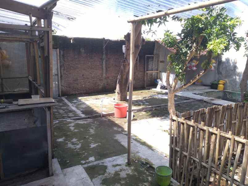 rumah usaha tepi jln solo tawangmangu karanganyar