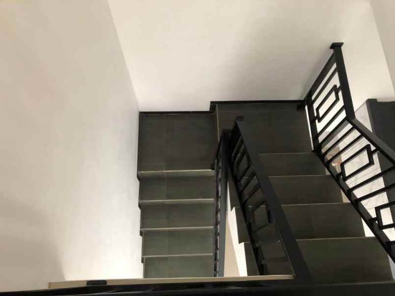 rumah villa lokasi ketindan lawang malang